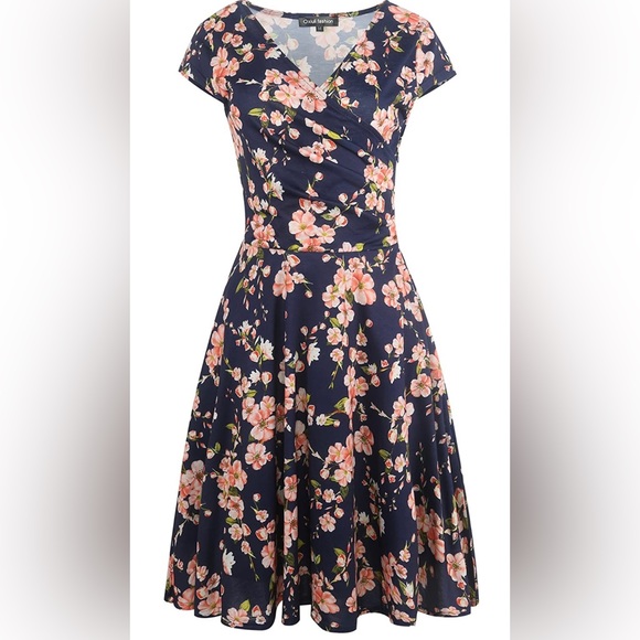 Woman’s floral summer dress - Picture 5 of 7